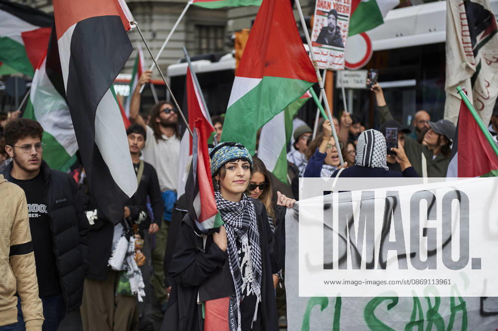Pro-Palestine protests in Naples NAPLES, ITALY - OCTOBER 10: People take part in a protest during the Global Day of Action for Palestine in defence of the Palestinian people, to call for an arms embargo and sanctions against Israel in Naples, on October 10, 2026. Eliano Imperato Anadolu Naples Italy. Editorial use only. Please get in touch for any other usage.