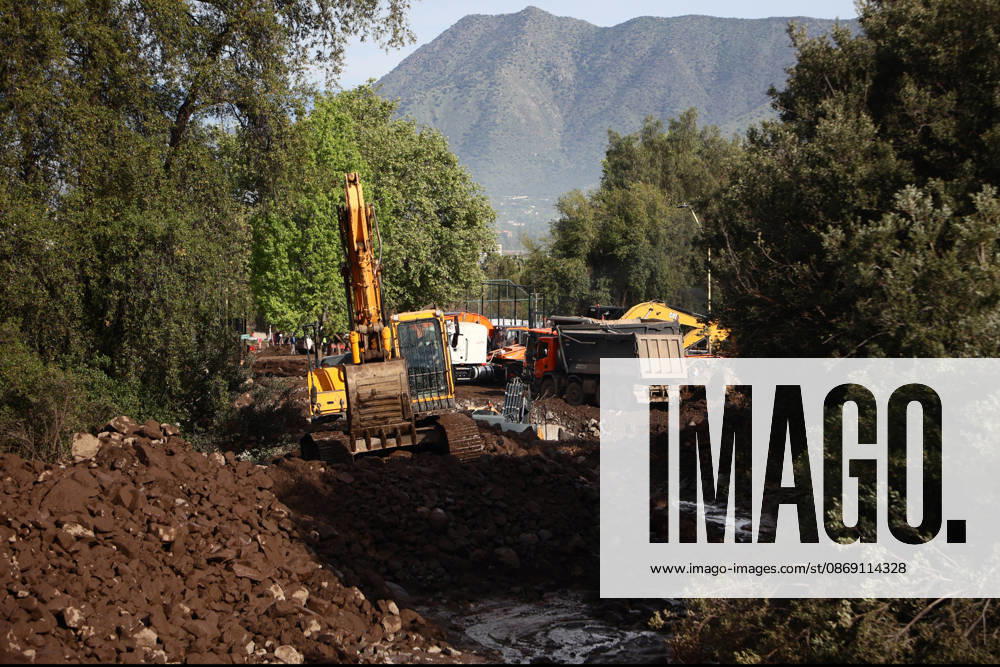 Santiago, October 10, 2026: Roadwork is underway following the flash flood that affected the Las Condes district. Dragomir Yankovic, Aton Chile, Santiago, Chile. Aton 1198292