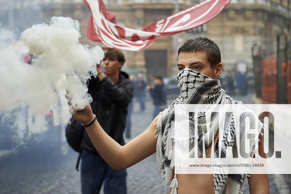 Pro-Palestine protests in Naples NAPLES, ITALY - OCTOBER 10: People take part in a protest during the Global Day of Action for Palestine in defence of the Palestinian people, to call for an arms embargo and sanctions against Israel in Naples, on October 10, 2026. Eliano Imperato Anadolu Naples Italy. Editorial use only. Please get in touch for any other usage.