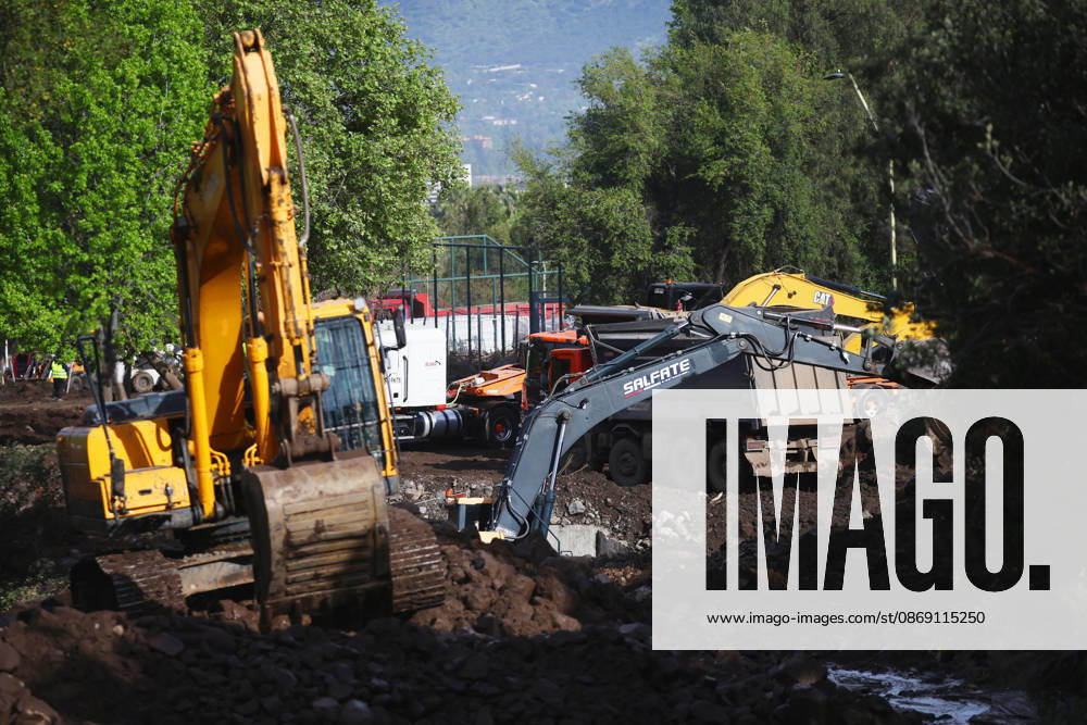 Santiago, October 10, 2026: Roadwork is underway following the flash flood that affected the Las Condes district. Dragomir Yankovic, Aton Chile, Santiago, Chile. Aton 1198317