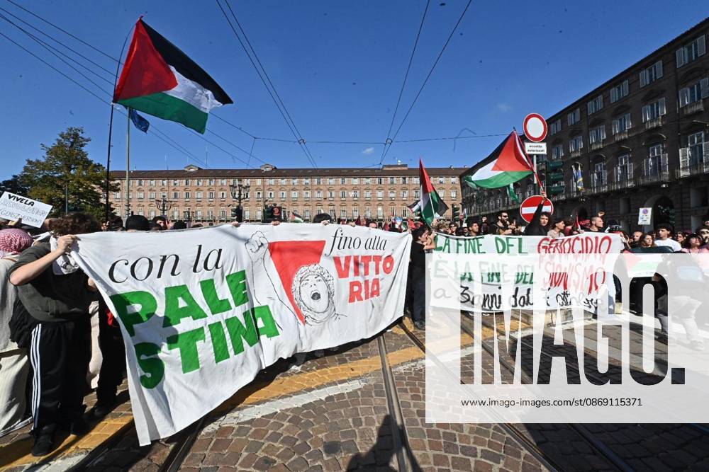 People participate in a protest organized by the Pro-Palestinian Movement for Palestine in Turin, Italy, 10 October 2026. ANSA ALESSANDRO DI MARCO Torino - ZUMAa110 20261010_zaf_a110_007