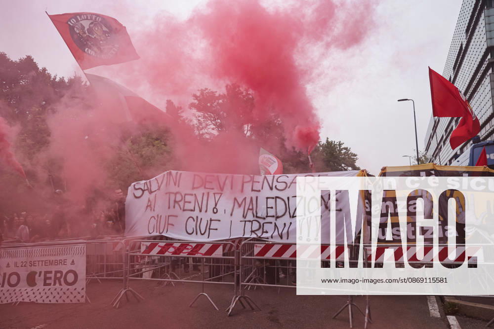 IPA89501916 - Milan: A rally organized by the Lega under the slogan A Safer Milan, Stop the Social Centers against the Lambretta Social Center on Via Rizzoli. In the photo: Protests during the demonstration