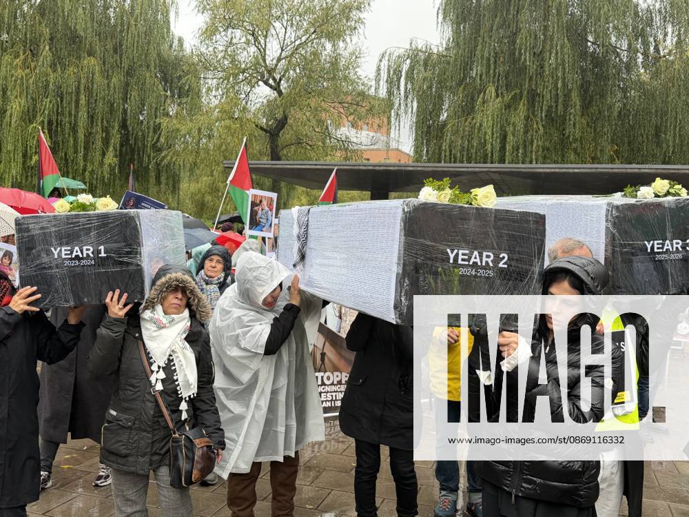 Demonstrators march in Stockholm to show solidarity with Palestinians STOCKHOLM, SWEDEN - OCTOBER 10: Demonstrators march to draw attention to the situation in Palestine and mark the third anniversary of the war in Gaza, on October 10, 2026, in Stockholm, Sweden. Atila Altuntas Anadolu Stockholm Sweden. Editorial use only. Please get in touch for any other usage.