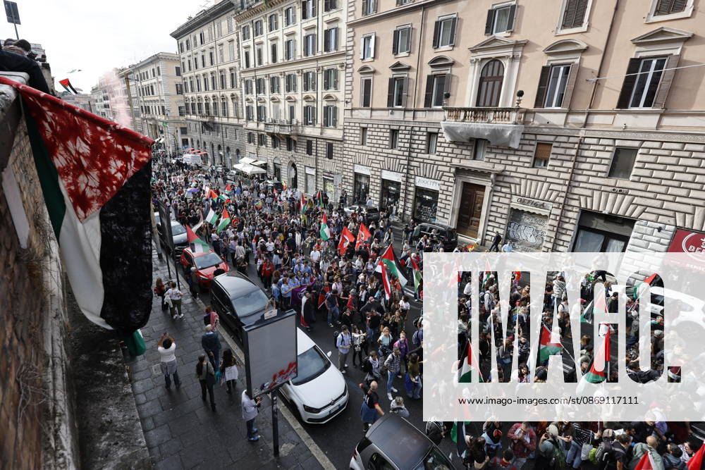 People participate in a protest organized by the Palestinian Students Movement for Palestine in Rome, Italy, 10 October 2026 . ANSA FABIO FRUSTACI Rome ITALY - ZUMAa110 20261010_zaf_a110_012
