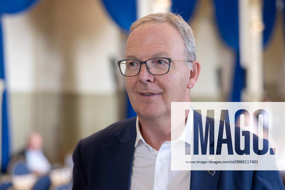 Festakt zu 150 Jahren Adenauer und 80 Jahren CDU Bad Honnef - 10.10.26 Axel VOSS (MdEP, CDU) - Festakt zu 150 Jahren Konrad Adenauer und 80 Jahren CDU Bad Honnef im Kursaal in Bad Honnef. Adenauer, der erste Bundeskanzler, wurde am 5. Januar 1876 geboren und lebte in Rhöndorf. Die CDU Bad Honnef feierte ihr 80-jähriges Bestehen. Bad Honnef Kursaal Nordrhein-Westfalen Deutschland