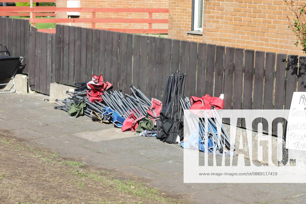 Police remain at Drumcree Church after Orange Order march ban PORTADOWN, NORTHERN IRELAND - OCTOBER 10: Police remain stationed outside Drumcree Church following the end of the Garvaghy Road standoff after Northern Ireland Secretary of State Chris Bryant banned the Orange Order march in Portadown, County Armagh, Northern Ireland, on October 10, 2026. Bryant said the decision was made in the interests of peace after talks between the Portadown District Lodge and Garvaghy Road residents failed to reach an agreement. Conor Mcccaughley Anadolu Portadown Ireland. Editorial use only. Please get in touch for any other usage.