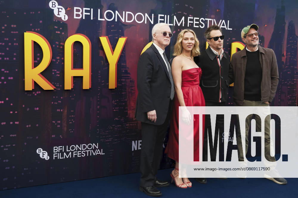 Brad Bird, Scarlett Johansson, Sam Rockwell und Michael Giacchino bei der Premiere des Netflix-Animationsfilms Ray Gunn auf dem 70. BFI London Film Festival 2026 in der Royal Festival Hall. London