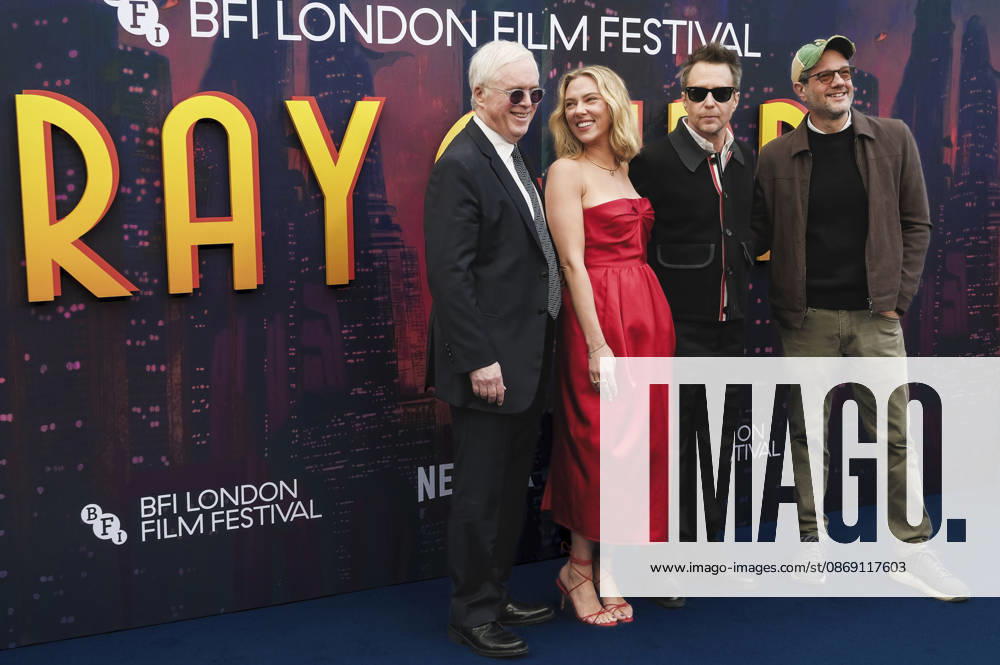 Brad Bird, Scarlett Johansson, Sam Rockwell und Michael Giacchino bei der Premiere des Netflix-Animationsfilms Ray Gunn auf dem 70. BFI London Film Festival 2026 in der Royal Festival Hall. London