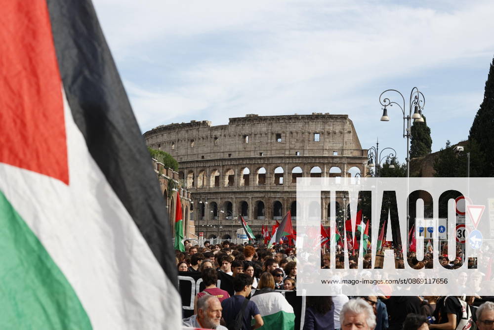 People participate in a protest organized by the Palestinian Students Movement for Palestine in Rome, Italy, 10 October 2026 . ANSA FABIO FRUSTACI Rome ITALY - ZUMAa110 20261010_zaf_a110_018