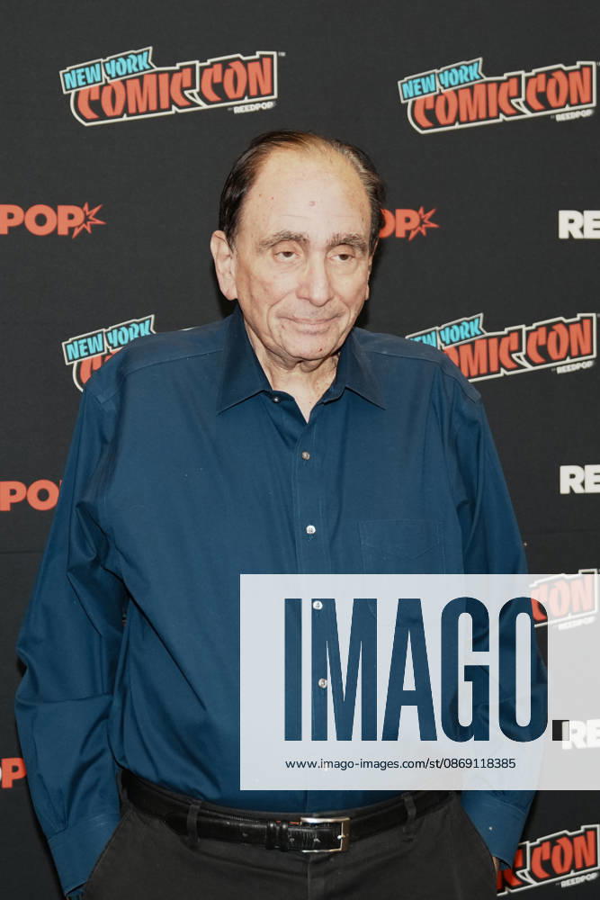 Author R.L. STINE stands for a photo as Tubi presents R.L. Stine s Pumpkin 2 at the 2026 NY Comic Con at the Javits Center on October 10, 2026 in New York. New York USA - ZUMAb148 20261010_zap_b148_022