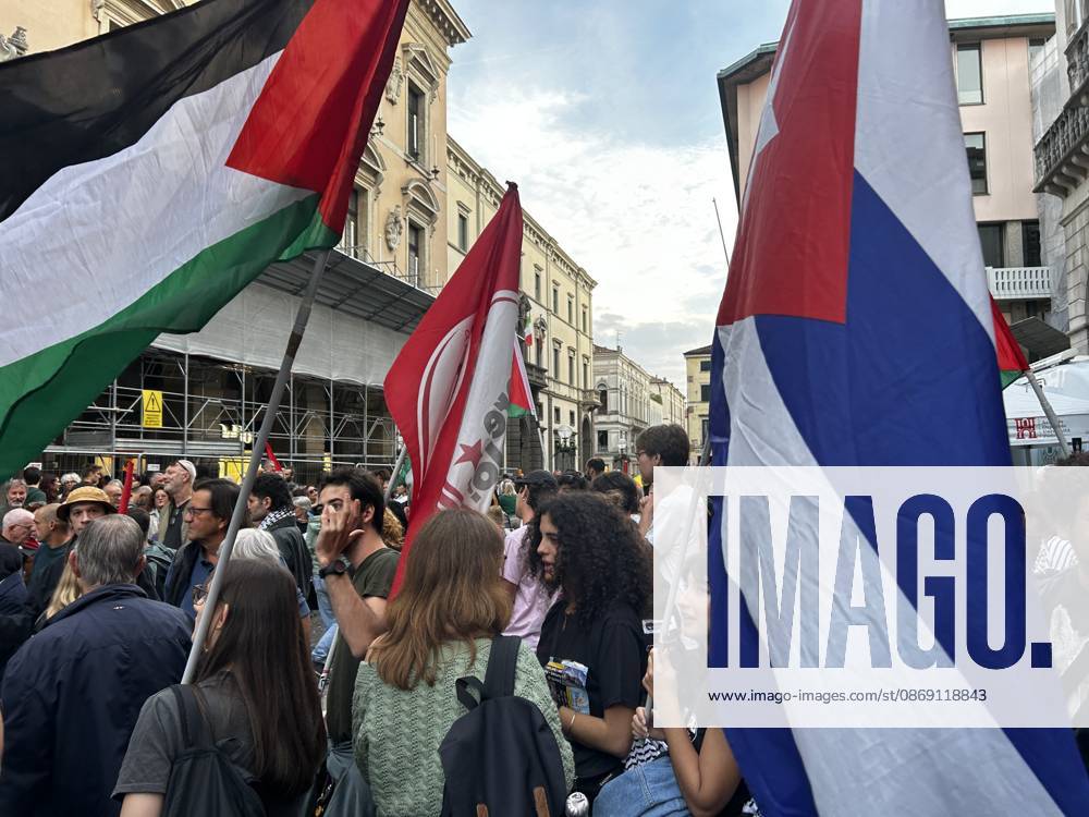 News - Pro-Palestine march in Padua Pro-Palestine march in Padua during Pro-Palestine march in Padua, News in Padua, Italy, October 10 2026 Padua Padua Italy
