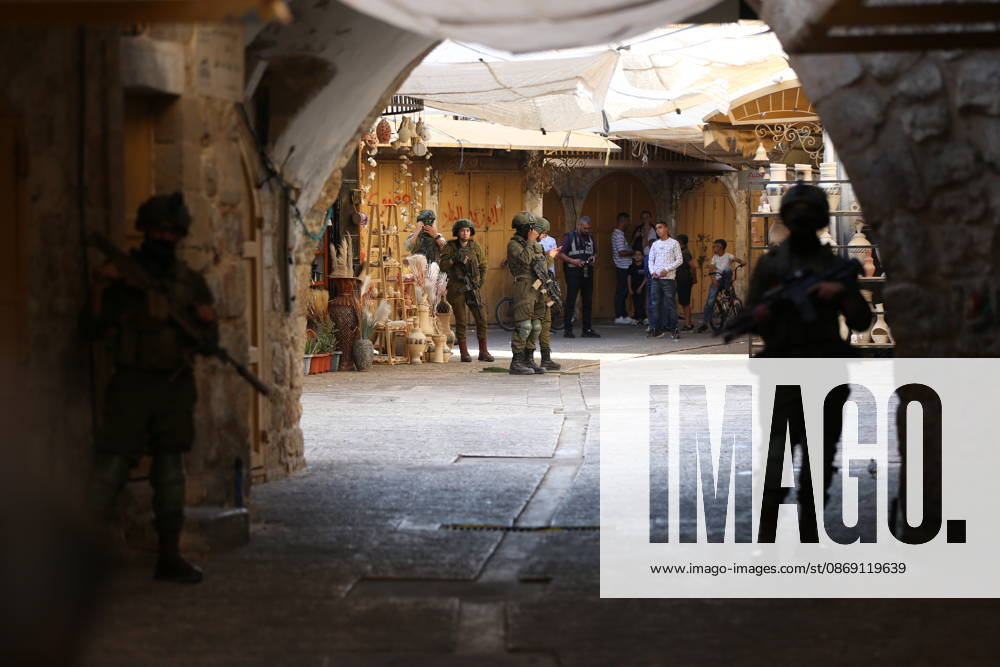 Jewish Settlers Enter Hebron s Old City Under Israeli Army Protection Jewish settlers enter the Old City of Hebron in the West Bank under the protection of Israeli army forces, on October 10, 2026. Photo by Mamoun Wazwaz apaimages Hebron West Bank Palestinian Territory 101026_Hebron_MW_00(10)
