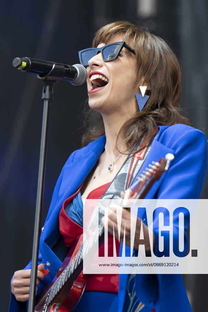 Singer Nat Simons performs during the Hispanidad Festival 2026 concert at the Plaza de Espana. Madrid Spain - ZUMAs197 20261010_aaa_s197_044