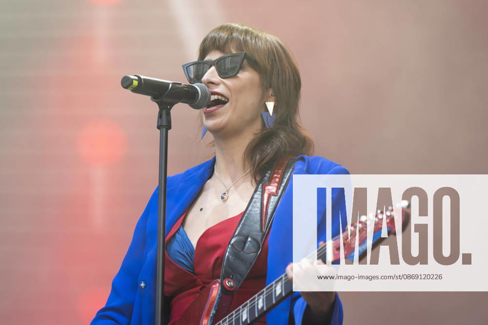 Singer Nat Simons performs during the Hispanidad Festival 2026 concert at the Plaza de Espana. Madrid Spain - ZUMAs197 20261010_aaa_s197_048
