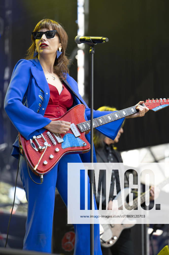 Singer Nat Simons performs during the Hispanidad Festival 2026 concert at the Plaza de Espana. Madrid Spain - ZUMAs197 20261010_aaa_s197_051