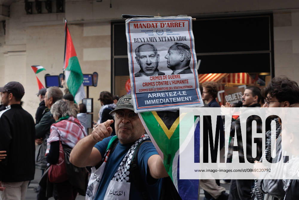 La France Insoumise has called for participation in the demonstration against the genocide in Gaza and in support of the Palestinian people. The demonstration will begin at 2 p.m. at Place de la Ro publique in Paris. - ZUMAs287 20261010_zip_s287_015