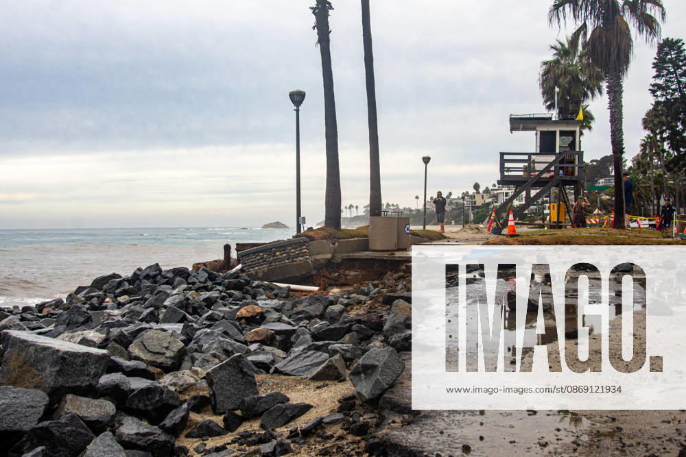 Aliso Beach in Laguna Beach, California, Sustains Erosion from Heavy Swells on October 10, 2026. Laguna Beach USA - ZUMAg219 20261010_znp_g219_018