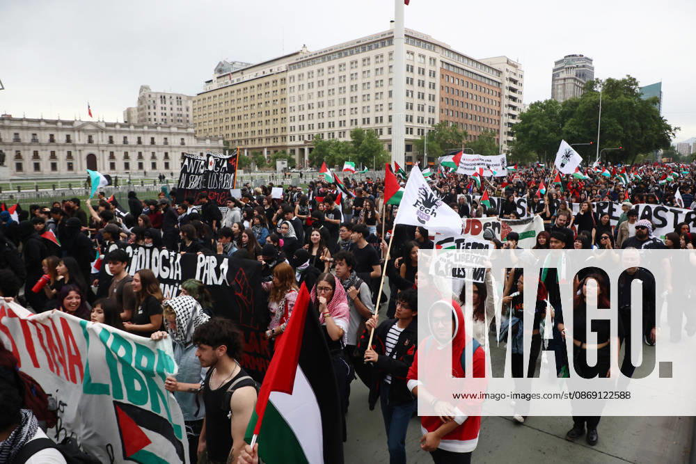Santiago, October 10, 2026: March for Palestine organized by the Global Action for Palestine (GAFP) alliance along Alameda Street in downtown Santiago. Dragomir Yankovic, Aton Chile, Santiago, Chile. Aton 1198347
