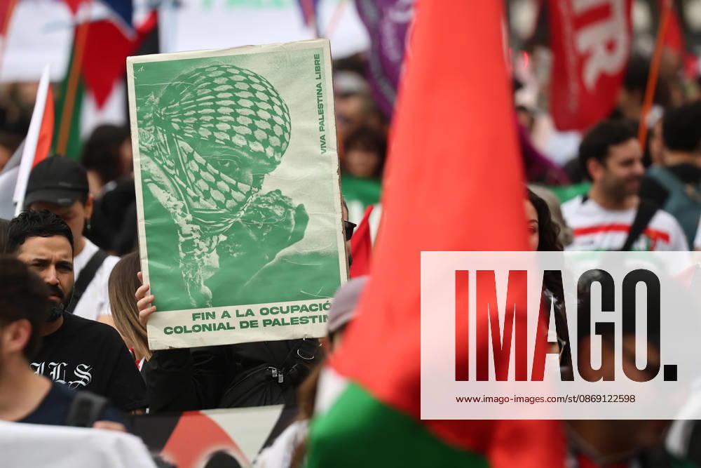 Santiago, October 10, 2026: March for Palestine organized by the Global Action for Palestine (GAFP) alliance along Alameda Street in downtown Santiago. Dragomir Yankovic, Aton Chile, Santiago, Chile. Aton 1198355