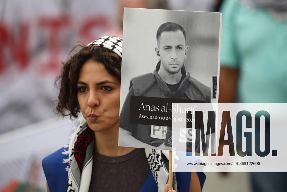 Santiago, October 10, 2026: March for Palestine organized by the Global Action for Palestine (GAFP) alliance along Alameda Street in downtown Santiago. Dragomir Yankovic, Aton Chile, Santiago, Chile. Aton 1198363
