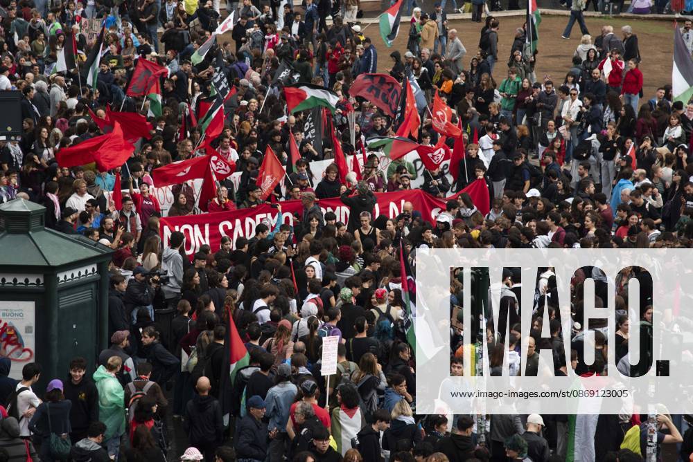 Foto IPP Diego Nangano Cappello Roma 10-10-2026 Manifestazione Pro Palestina nella foto: manifestanti Italy Photo Press - World Copyright