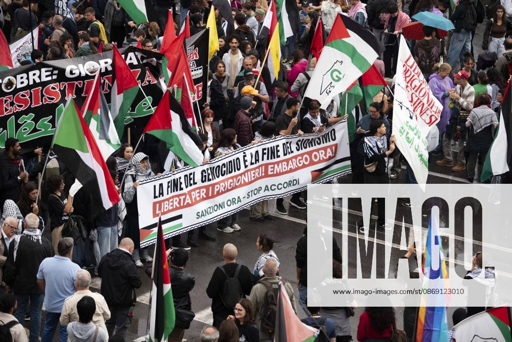 Foto IPP Diego Nangano Cappello Roma 10-10-2026 Manifestazione Pro Palestina nella foto: manifestanti Italy Photo Press - World Copyright