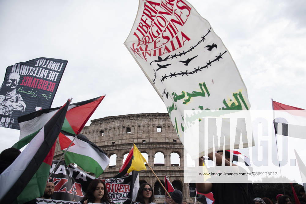 Foto IPP Diego Nangano Cappello Roma 10-10-2026 Manifestazione Pro Palestina nella foto: manifestanti con bandiere Italy Photo Press - World Copyright