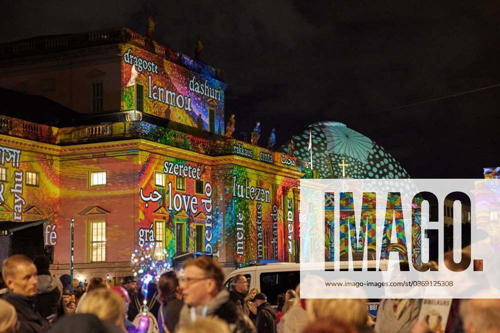 Festival of Lights an der Staatsoper. Deutschland Berlin Berlin