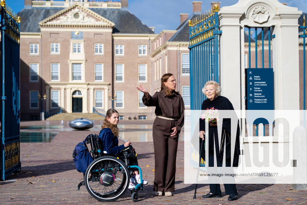 Apeldoorn Princess Beatrix attended the 7th edition of Het Oranjepad around palace Het Loo in Apeldoorn. Â