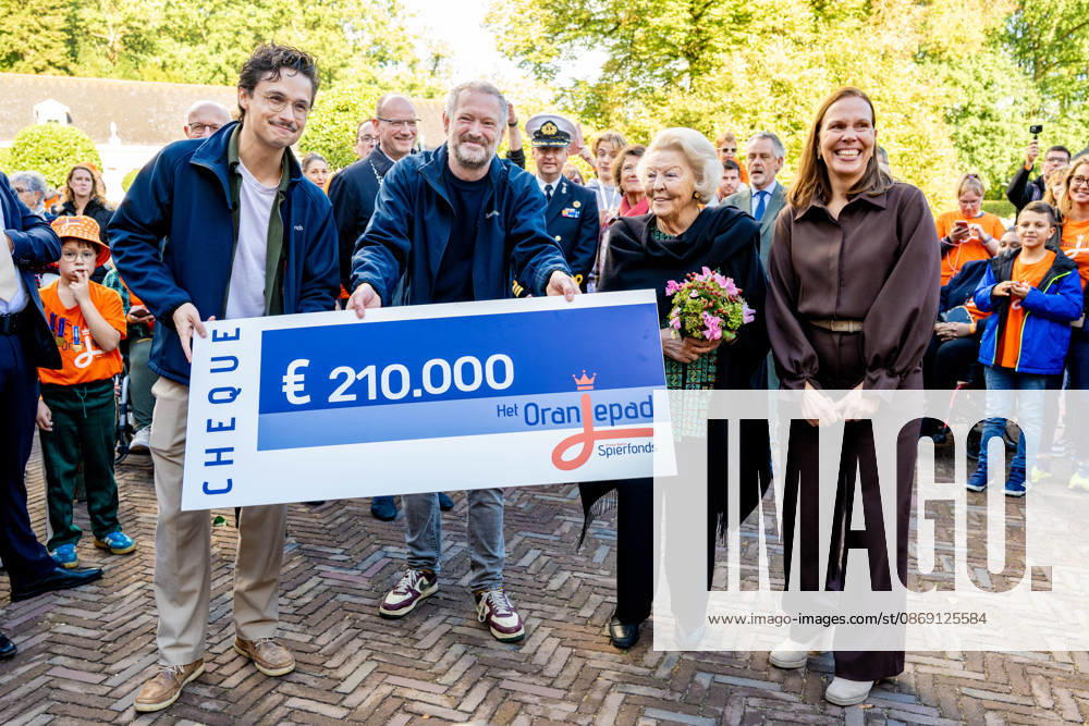 Apeldoorn Princess Beatrix attended the 7th edition of Het Oranjepad around palace Het Loo in Apeldoorn. Â