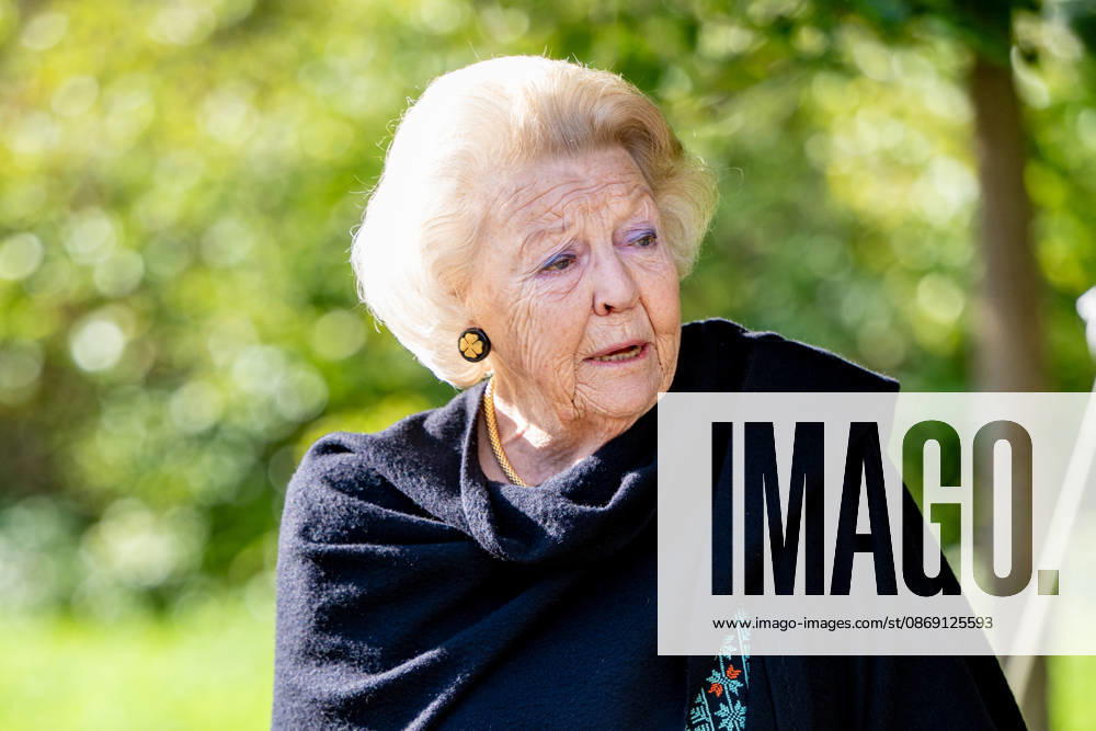 Apeldoorn Princess Beatrix attended the 7th edition of Het Oranjepad around palace Het Loo in Apeldoorn. Â