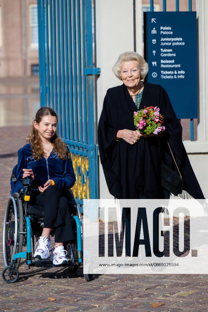 Apeldoorn Princess Beatrix attended the 7th edition of Het Oranjepad around palace Het Loo in Apeldoorn. Â