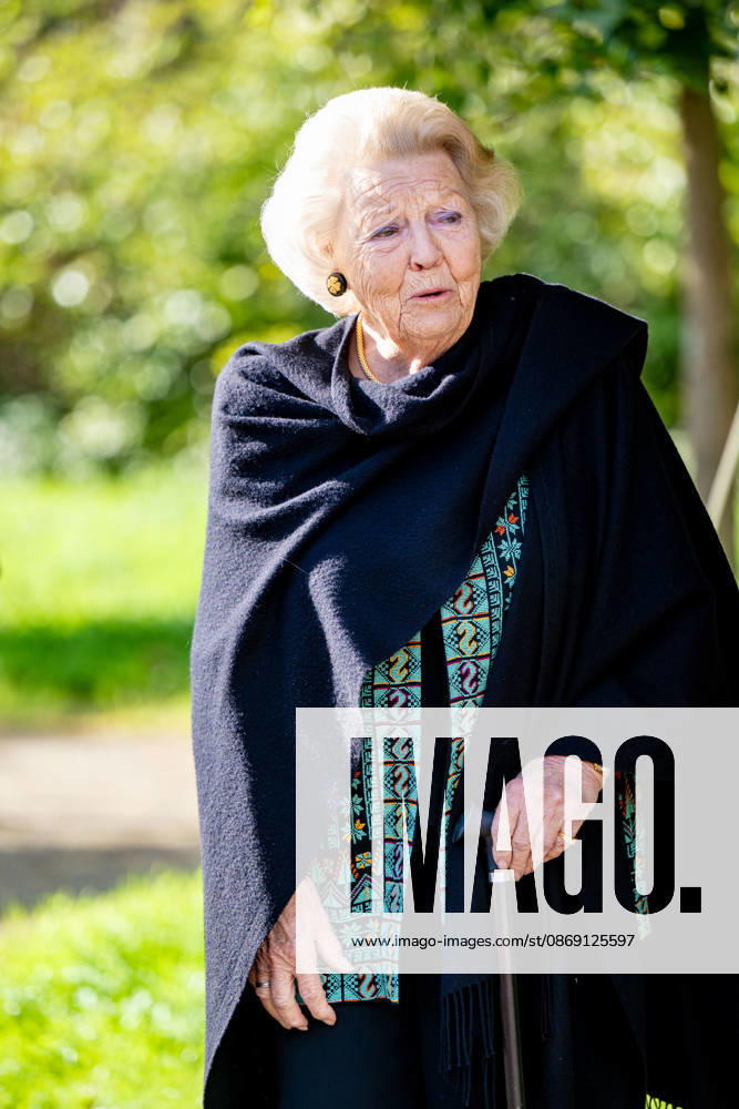 Apeldoorn Princess Beatrix attended the 7th edition of Het Oranjepad around palace Het Loo in Apeldoorn. Â