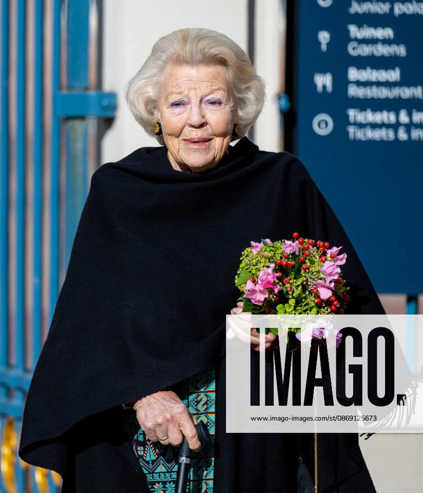 Apeldoorn Princess Beatrix attended the 7th edition of Het Oranjepad around palace Het Loo in Apeldoorn. Â
