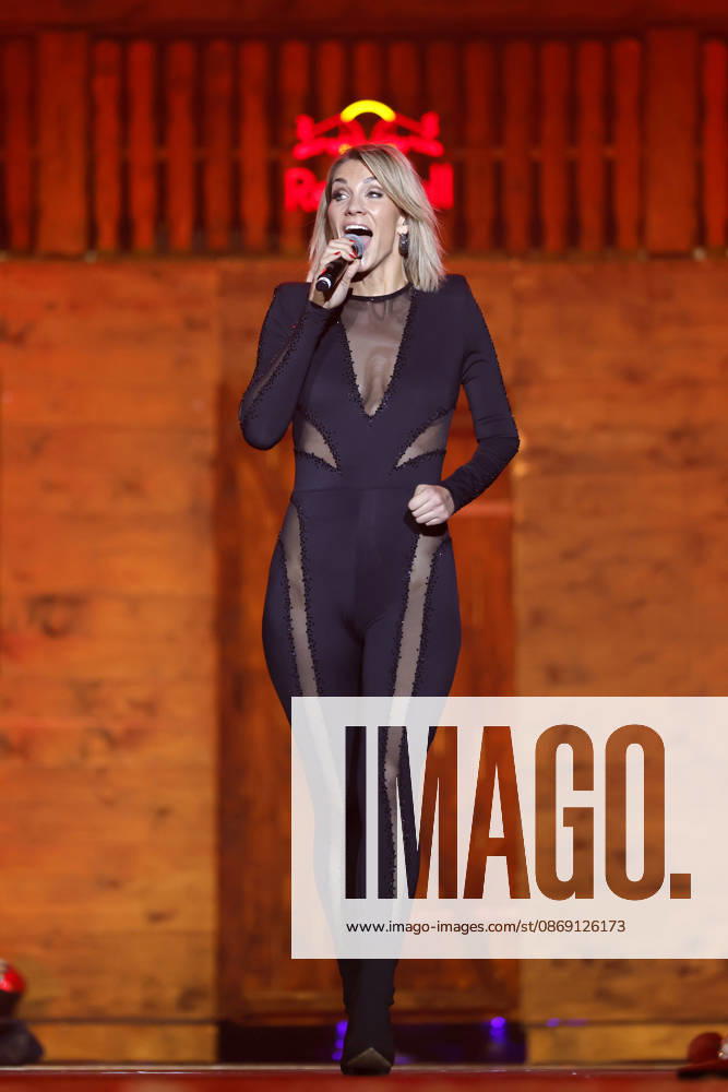 Sängerin Anna-Maria Zimmermann bei dem Partyschlager-Event Mountain Mania (der größten Apres-Ski-Party seit Erfindung des Winters) in der Lanxess-Arena. Köln, 10.10.2026 NRW Deutschland
