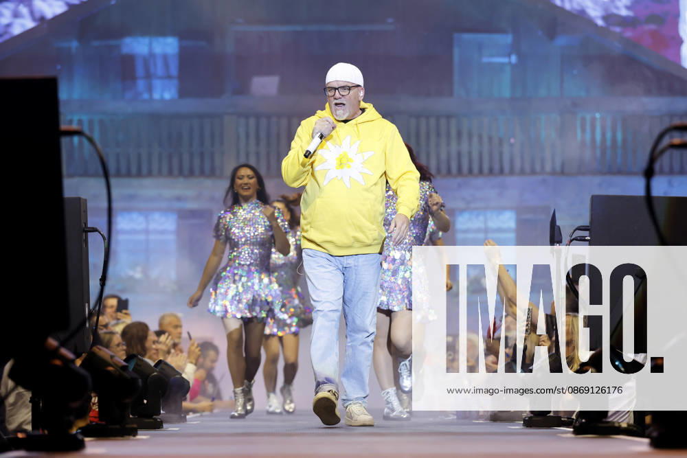 Popsänger DJ Ötzi bei dem Partyschlager-Event Mountain Mania (der größten Apres-Ski-Party seit Erfindung des Winters) in der Lanxess-Arena. Köln, 10.10.2026 NRW Deutschland