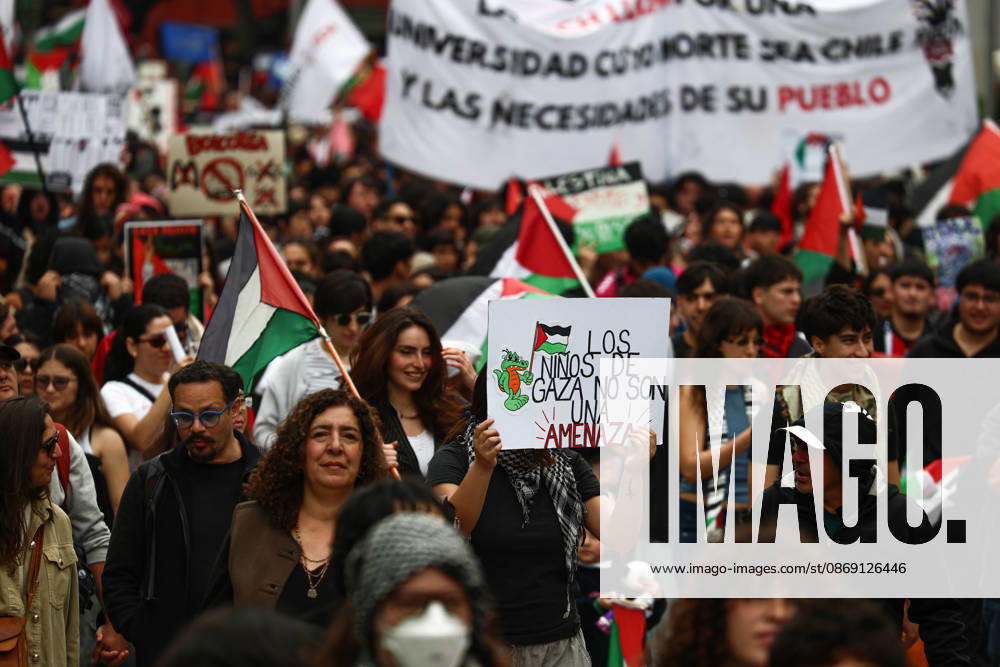Thousands march in Santiago for Global Day of Action for Palestine SANTIAGO, CHILE - OCTOBER 10: Thousands of people take part in a demonstration organized by the Palestinian community in Chile as part of the Global Day of Action for Palestine, in Santiago, Chile, on October 10, 2026. Lucas Aguayo Araos Anadolu Santiago Chile. Editorial use only. Please get in touch for any other usage.