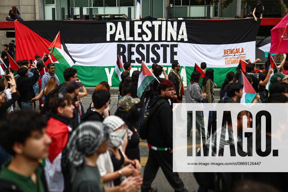 Thousands march in Santiago for Global Day of Action for Palestine SANTIAGO, CHILE - OCTOBER 10: Thousands of people take part in a demonstration organized by the Palestinian community in Chile as part of the Global Day of Action for Palestine, in Santiago, Chile, on October 10, 2026. Lucas Aguayo Araos Anadolu Santiago Chile. Editorial use only. Please get in touch for any other usage.