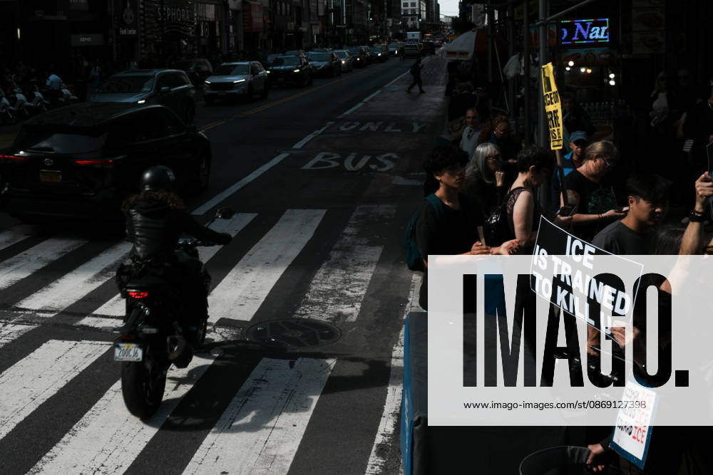 Protesters at an anti-ICE protest in Herald Square on October 10, 2026 in New York City. Protesters take to the streets following an incident where ICE agents shot a 28-year-old-man, Oscar Belgal while he in a vehicle with his 5-year old child in the Marble Hill neighborhood in the Bronx. New York USA - ZUMAb148 20261010_zap_b148_051
