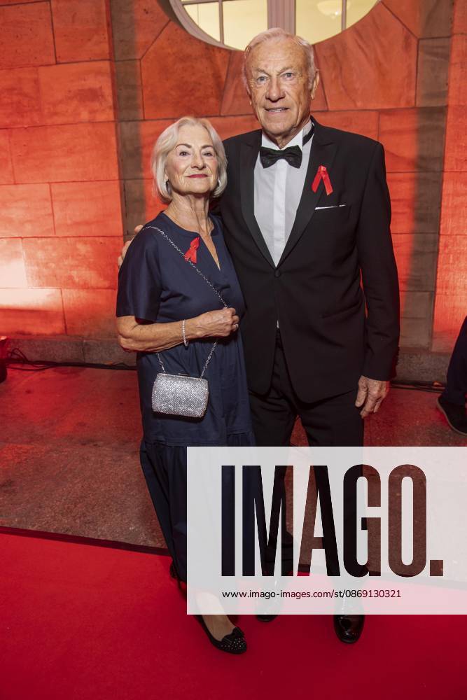 ABB HOPEGALA- Angelika und Eduard Geyer Ehepaar zu Gast auf dem roten Teppich bei der Hope Gala 2026 im Schauspielhaus Dresden am 10.10.2026 in Dresden Sachsen Deutschland