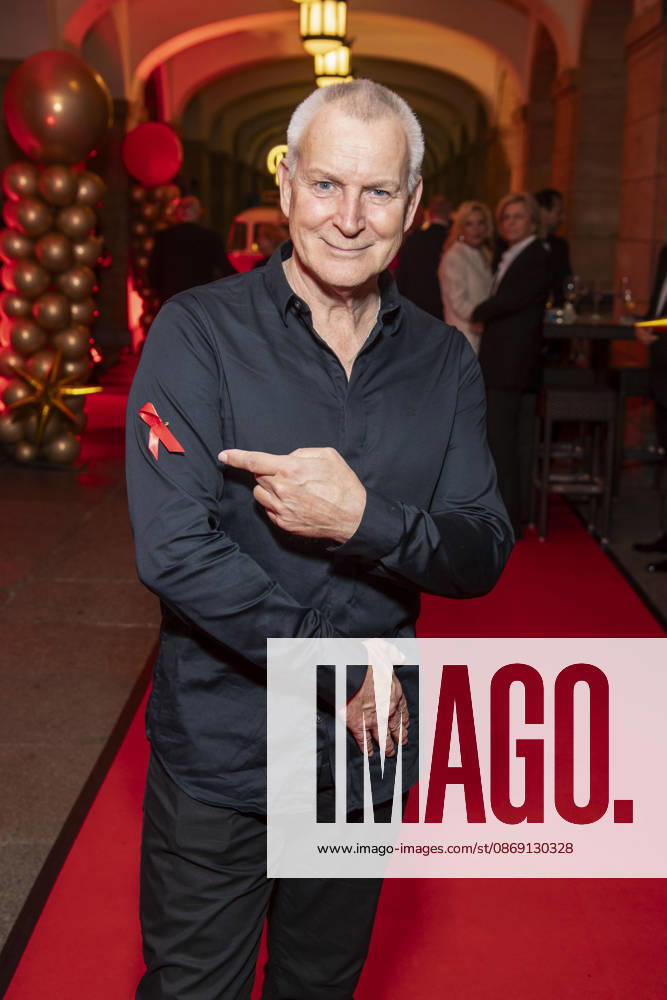 ABB HOPEGALA- Dirk Michaelis zu Gast auf dem roten Teppich bei der Hope Gala 2026 im Schauspielhaus Dresden am 10.10.2026 in Dresden Sachsen Deutschland