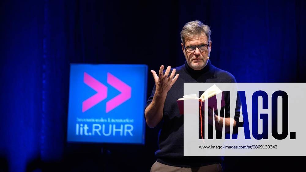 Der ehemalige Vizekanzler und Bundeswirtschaftsminister Robert Habeck am Samstag, den 10. Oktober 2026, bei der Lit.Ruhr auf Zeche Zollverein in Essen-Katernberg. Deutschland NRW Essen