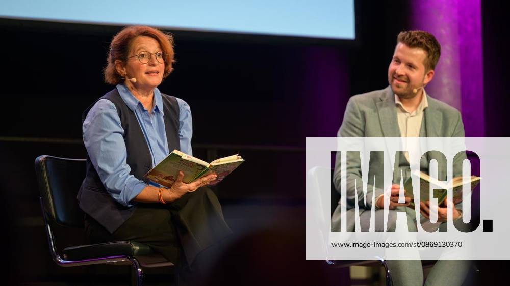 Margit Auer und Moderator Tim Gailus am Samstag, den 10. Oktober 2026, bei der Lit.Ruhr auf Zeche Zollverein in Essen-Katernberg. Deutschland NRW Essen