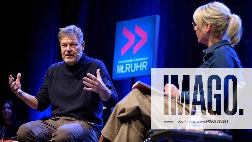Der ehemalige Vizekanzler und Bundeswirtschaftsminister Robert Habeck am Samstag, den 10. Oktober 2026, bei der Lit.Ruhr auf Zeche Zollverein in Essen-Katernberg. Deutschland NRW Essen