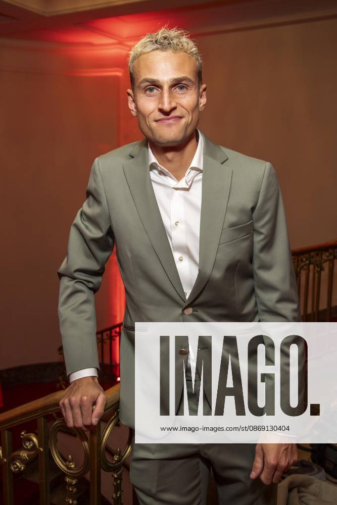 ABB HOPEGALA- Karl Bebendorf Laeufer zu Gast auf dem roten Teppich bei der Hope Gala 2026 im Schauspielhaus Dresden am 10.10.2026 in Dresden Sachsen Deutschland