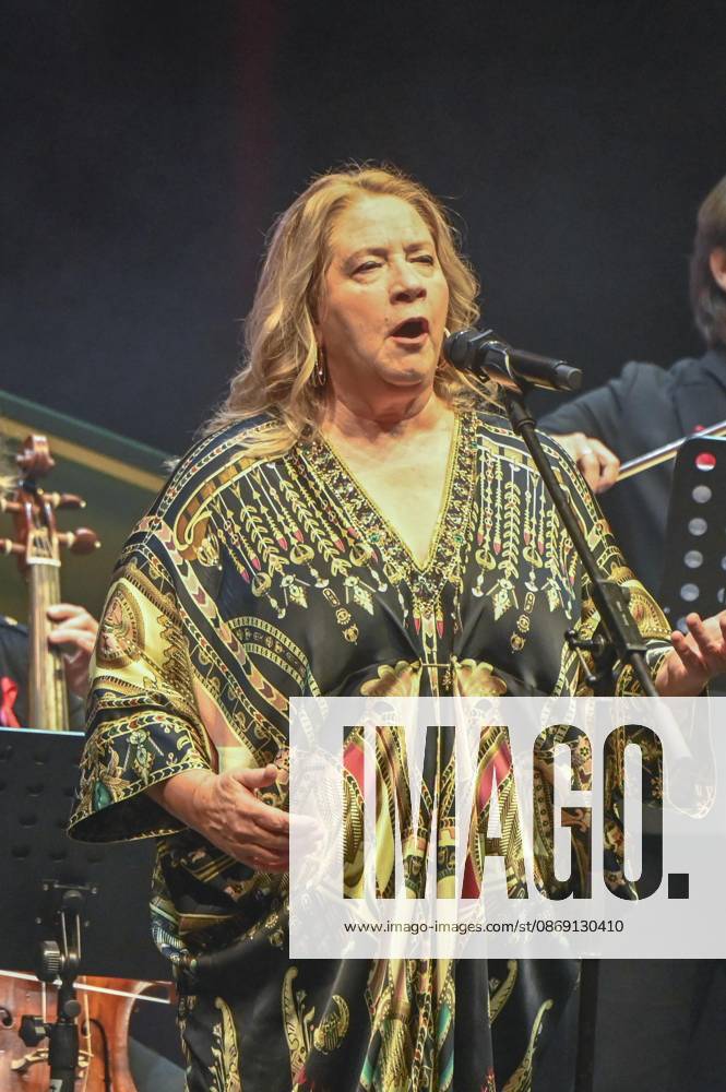 ABB HOPEGALA- Cathy Kelly singen auf der Buehne bei der Hope Gala 2026 im Schauspielhaus Dresden am 10.10.2026 in Dresden Sachsen Deutschland