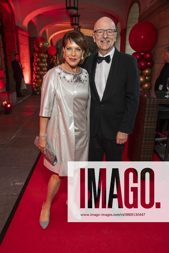 ABB HOPEGALA- Janina Hartwig und Alexander Putz zu Gast auf dem roten Teppich bei der Hope Gala 2026 im Schauspielhaus Dresden am 10.10.2026 in Dresden Sachsen Deutschland