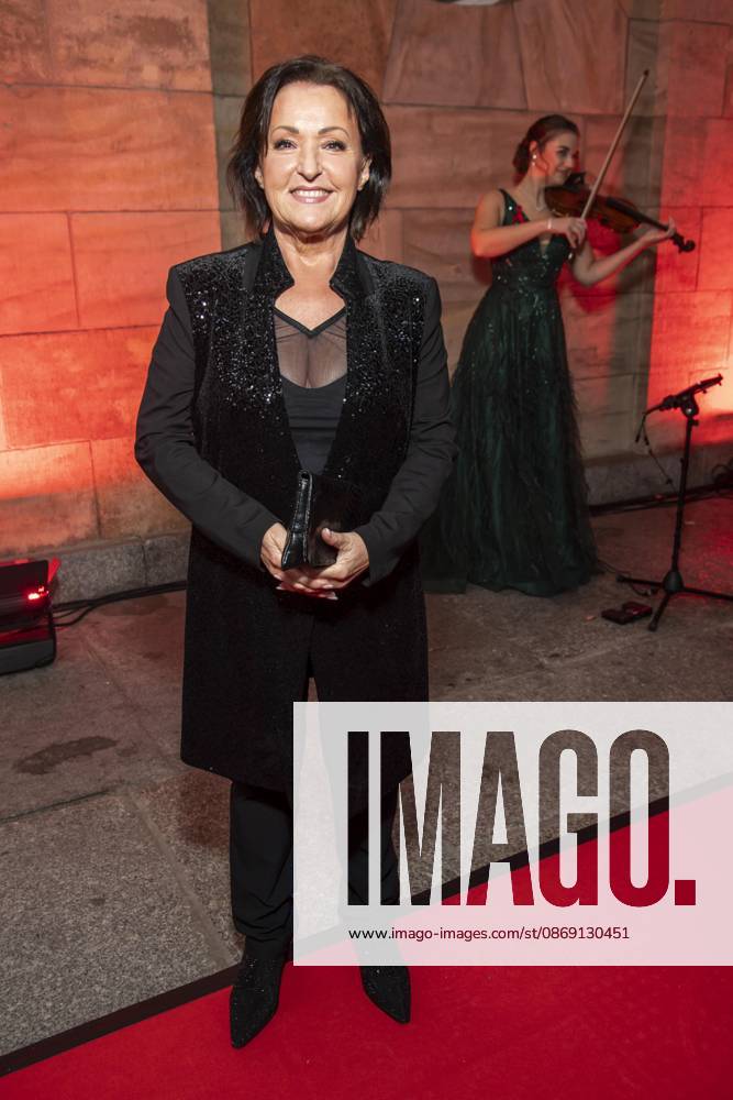 ABB HOPEGALA- Ute Freudenberg zu Gast auf dem roten Teppich bei der Hope Gala 2026 im Schauspielhaus Dresden am 10.10.2026 in Dresden Sachsen Deutschland