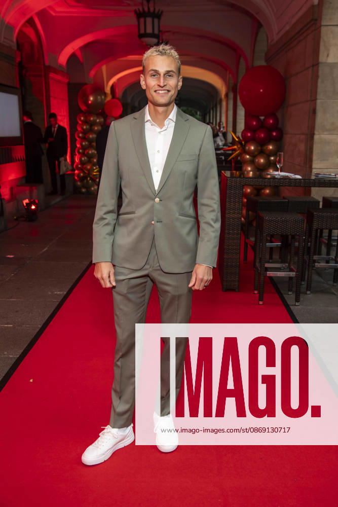 ABB HOPEGALA- Karl Bebendorf Laeufer zu Gast auf dem roten Teppich bei der Hope Gala 2026 im Schauspielhaus Dresden am 10.10.2026 in Dresden Sachsen Deutschland