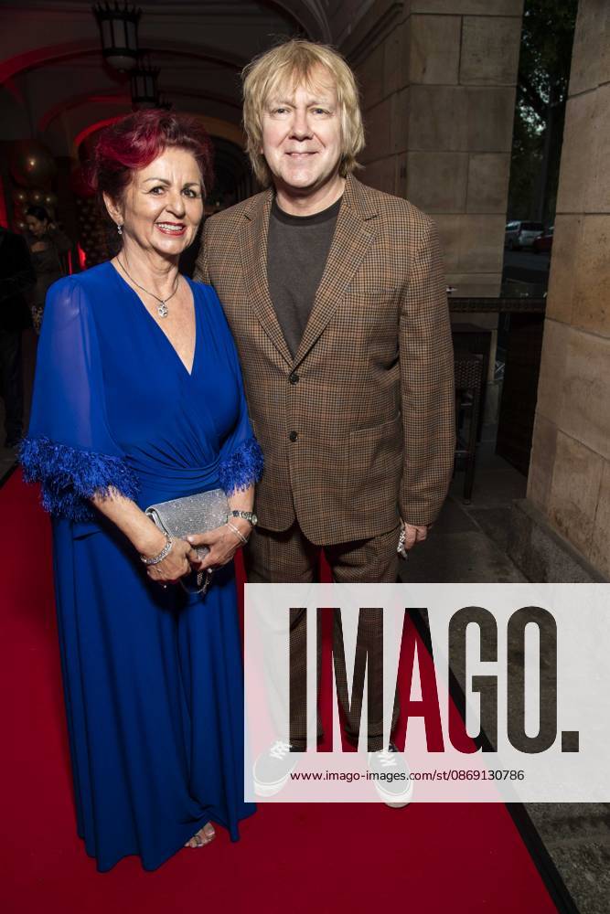 ABB HOPEGALA- Viola Klein mit Tobias Kuenzel Prinzen zu Gast auf dem roten Teppich bei der Hope Gala 2026 im Schauspielhaus Dresden am 10.10.2026 in Dresden Sachsen Deutschland